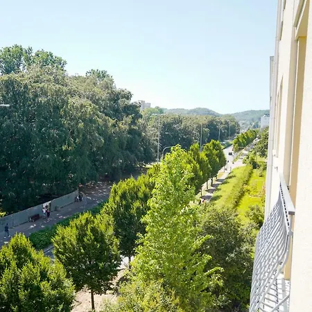 Charming Boulevard Apartamento *
